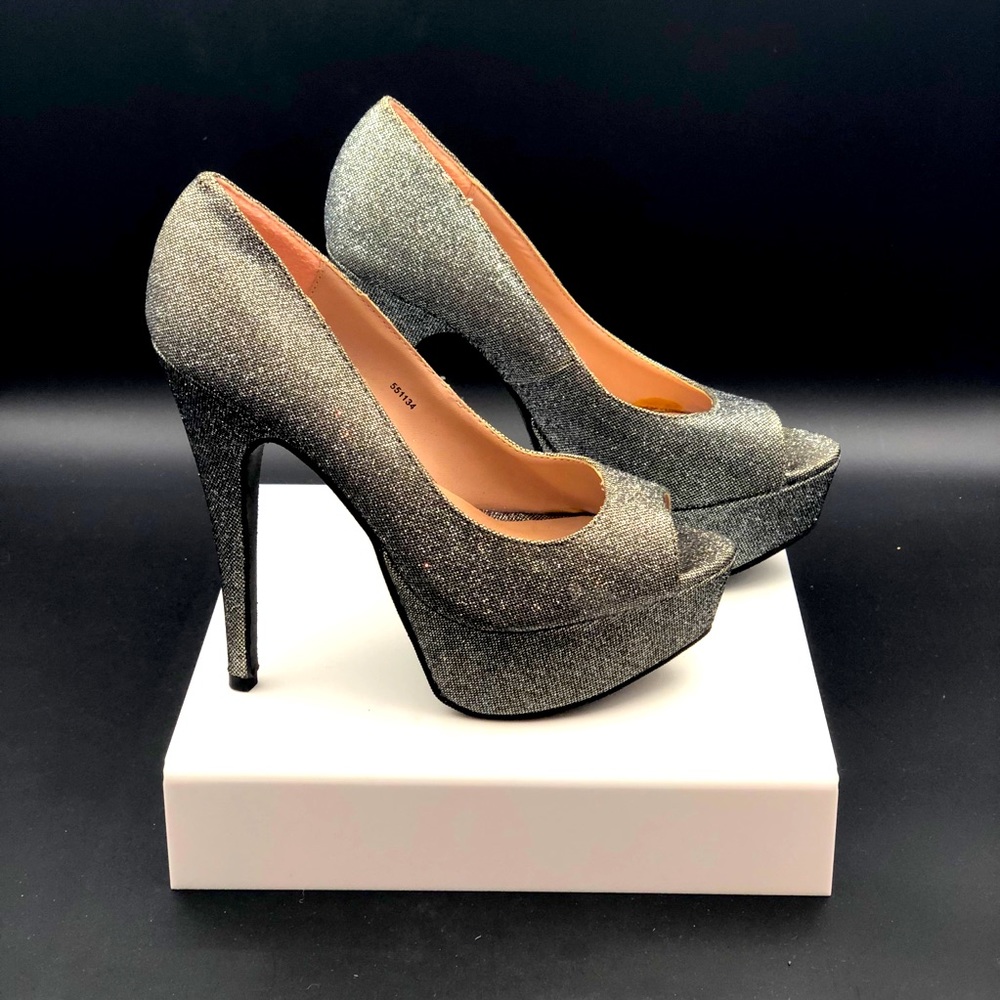 Platform open toed silver glitter! SEXY!